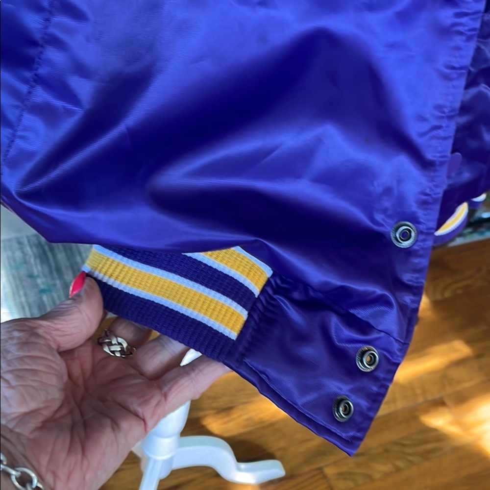 LA Lakers Purple Jacket - Picture 15 of 16